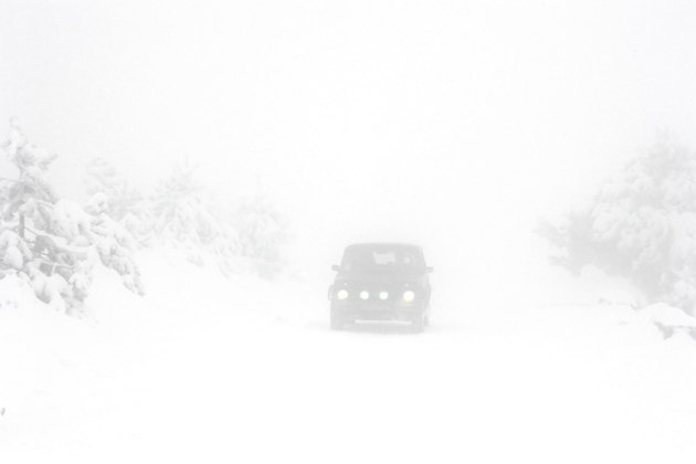 Conduite extrême: comment se diriger dans la neige Экстремальное вождение