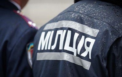 A Kiev, la police et les concierges ont participé à la distribution des convocations В Киеве к раздаче повесток привлекли милиционеров и дворников