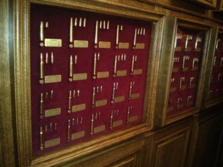 Des journalistes analysent la comptabilité noire de Ianoukovitch et les hôtels particuliers de Mezhyhirya Журналисты анализируют черную бухгалтерию Януковича и хоромы Межигорья