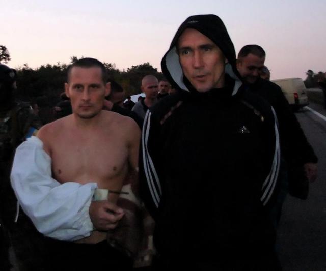 Comment les prisonniers ont été échangés près de Donetsk. Reportage PHOTO Как под Донецком обменивались пленными. ФОТОрепортаж