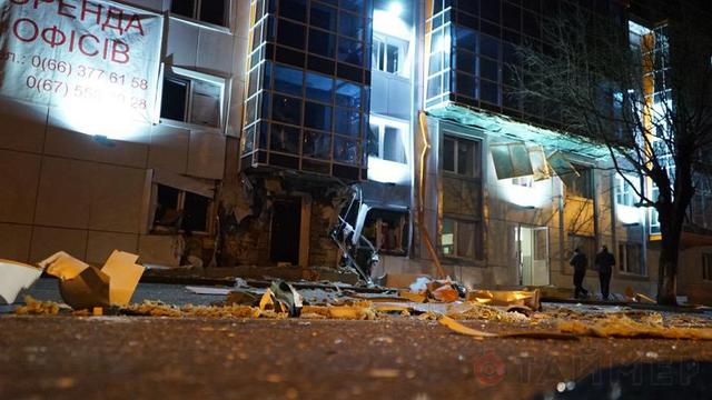 Une puissante explosion a tonné à Odessa: un poste de secours pour les combattants de l'ATO a été détruit. PHOTO В Одессе прогремел мощный взрыв: уничтожен волонтерский пункт помощи бойцам АТО. ФОТОрепортаж