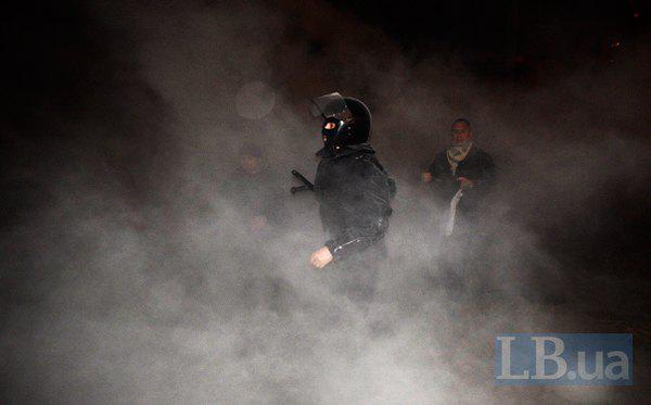 Lors de la construction scandaleuse à Kiev, la police a battu des militants et des résidents locaux. Rapport PHOTO + VIDEO На скандальной стройке в Киеве милиция избила активистов и местных жителей. ФОТОрепортаж+ВИДЕО