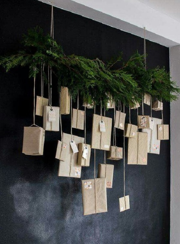 Arbres de Noël inhabituels qui ne prennent pas de place dans la maison. Les vacances du Nouvel An à être! Не занимающая место Елка