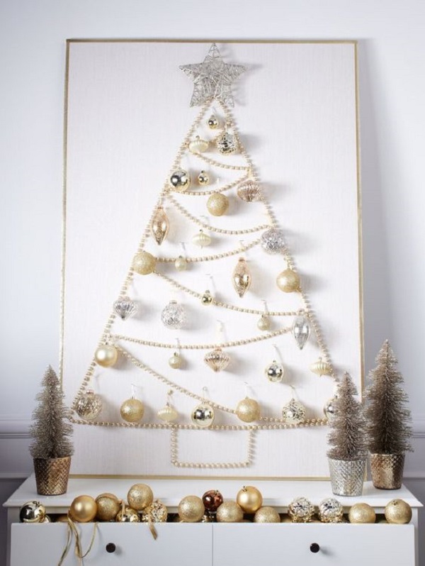 Arbres de Noël inhabituels qui ne prennent pas de place dans la maison. Les vacances du Nouvel An à être! Не занимающая место Елка