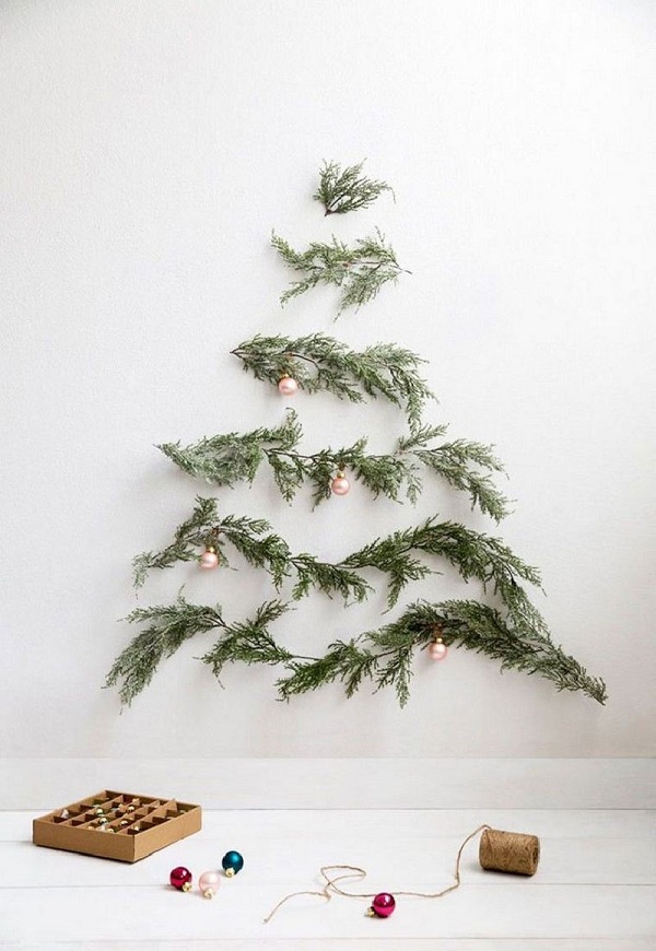 Arbres de Noël inhabituels qui ne prennent pas de place dans la maison. Les vacances du Nouvel An à être! Не занимающая место Елка