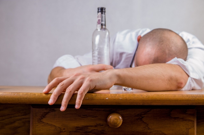 Qu'est-ce que la tolérance à l'alcool et pourquoi certaines personnes boivent-elles plus que d'autres? Алкогольная толерантность
