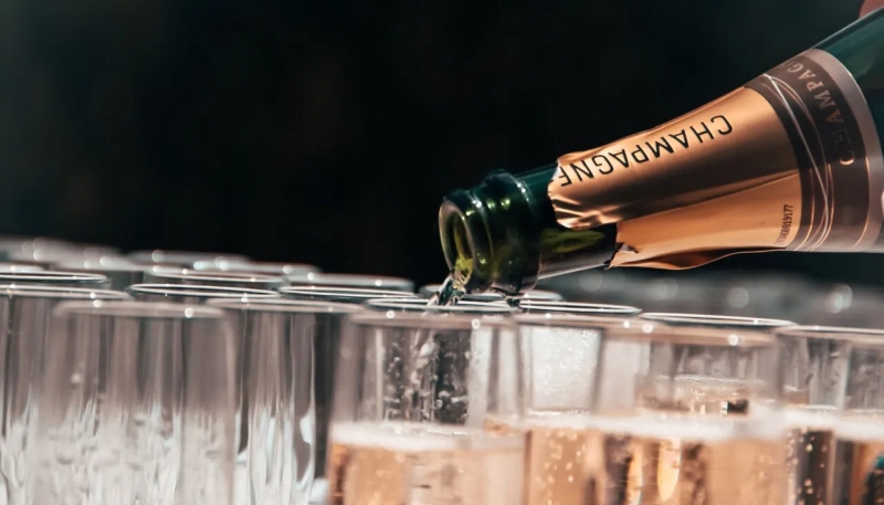 Qu'est-ce que la tolérance à l'alcool et pourquoi certaines personnes boivent-elles plus que d'autres? Алкогольная толерантность