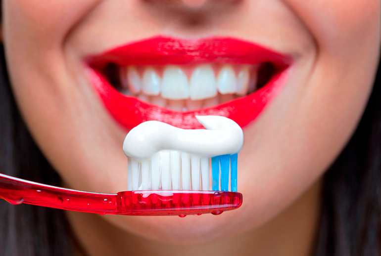 Règles pour le soin des dents Ошибки при чистке зубов