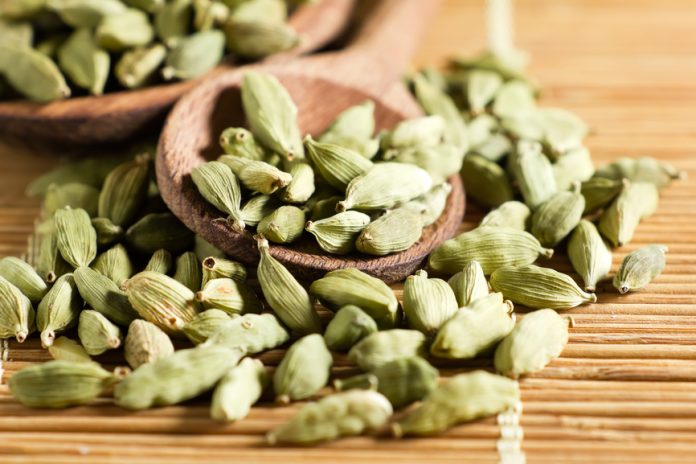 Cardamome - le meilleur assainisseur d'haleine et un produit incroyablement utile. Кардамон