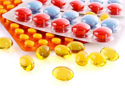 Vitamines - Quel type de médicament est dangereux d'interférer avec l'alcool Инсульт, кровотечения, кома: какие лекарства опасно мешать с алкоголем