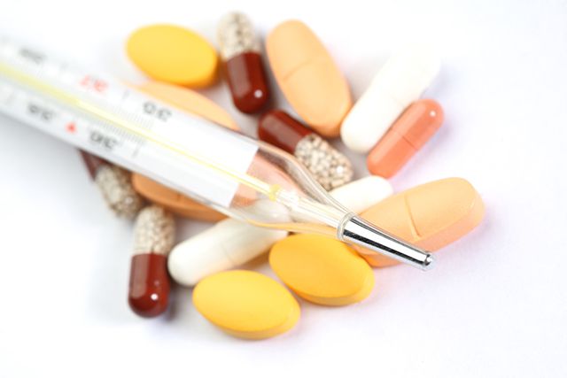 Antipyrétique (antipyrétique) - Quels médicaments sont dangereux d'interférer avec l'alcool Инсульт, кровотечения, кома: какие лекарства опасно мешать с алкоголем