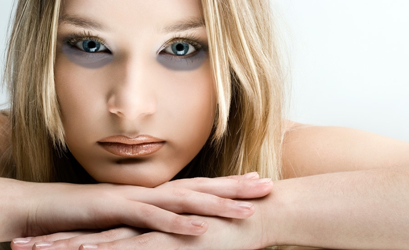 Cercles noirs sous les yeux. Causes de l'apparence Comment enlever Черные круги под глазами