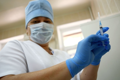 Le vaccin contre la grippe fonctionne-t-il vraiment? - Différences entre grippe, rhume et SRAS Правда ли работает вакцина от гриппа? - Симптомы гриппа, простуды и ОРВИ