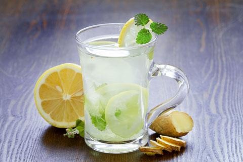 Ароматный и сладкий зеленый чай - Эти 7 напитков выведут все токсины из организма