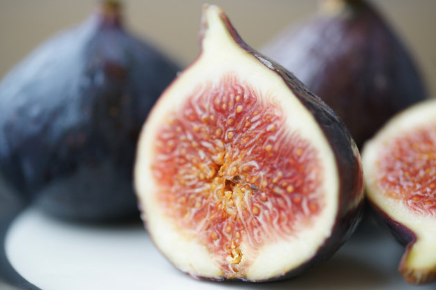 figues - Top fruits avec la teneur la plus élevée et faible en sucre инжир - Фрукты и сахар в них