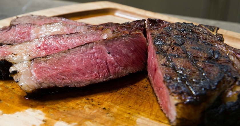 Steak Tomahawk (Côtes-du-Béf, côte à côte) - Types de steaks Стейк «Томагавк» («Кот-дю-Бёф», рибай на кости) - стейк