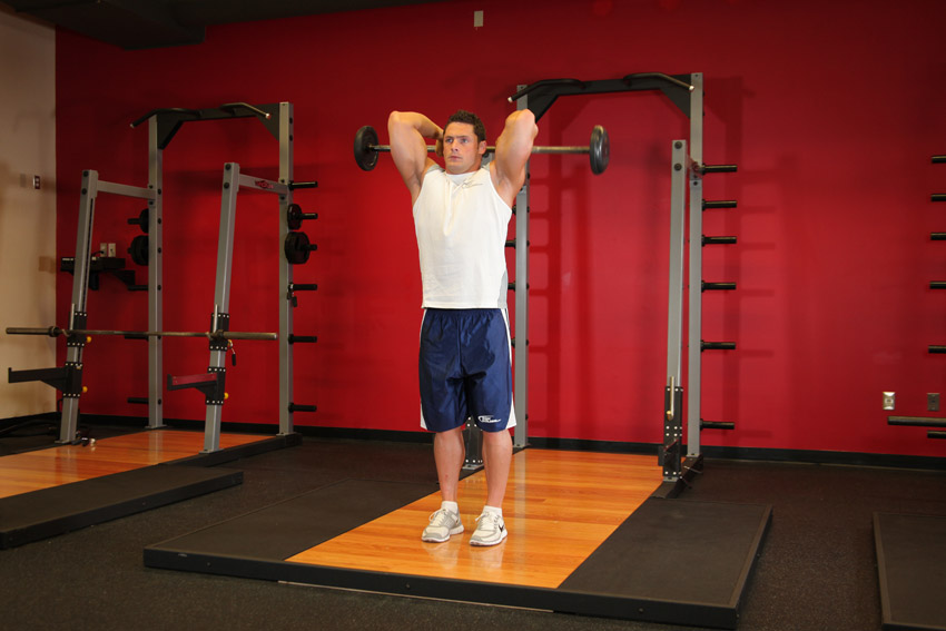 Étendre les mains avec une barre derrière la tête - Exercices pour la construction de triceps puissants Разгибание рук со штангой из-за головы - Упражнения для трицепсов