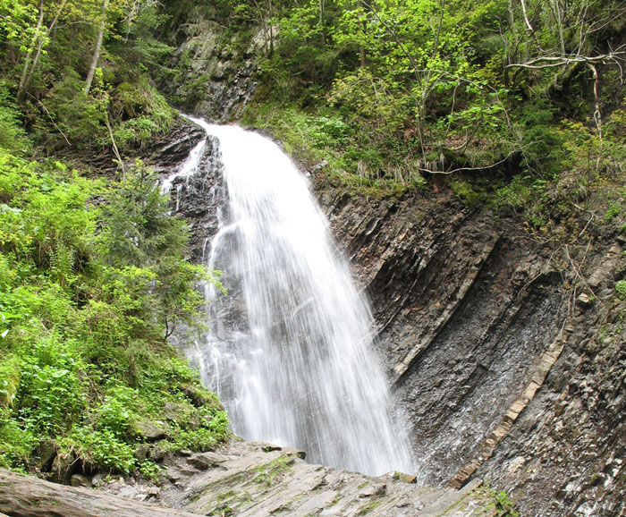 Cascade Zhenetsky Guk - Toutes les cascades d'Ukraine: plus de 40 belles cascades d'Ukraine (photo) Водопад Женецкий Гук - ТОП водопадов Украины