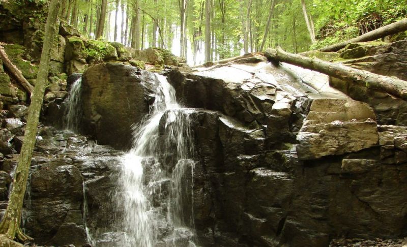 Sodop Skakalo - Toutes les cascades d'Ukraine: plus de 40 belles cascades d'Ukraine (photo) Содопад Скакало - ТОП водопадов Украины
