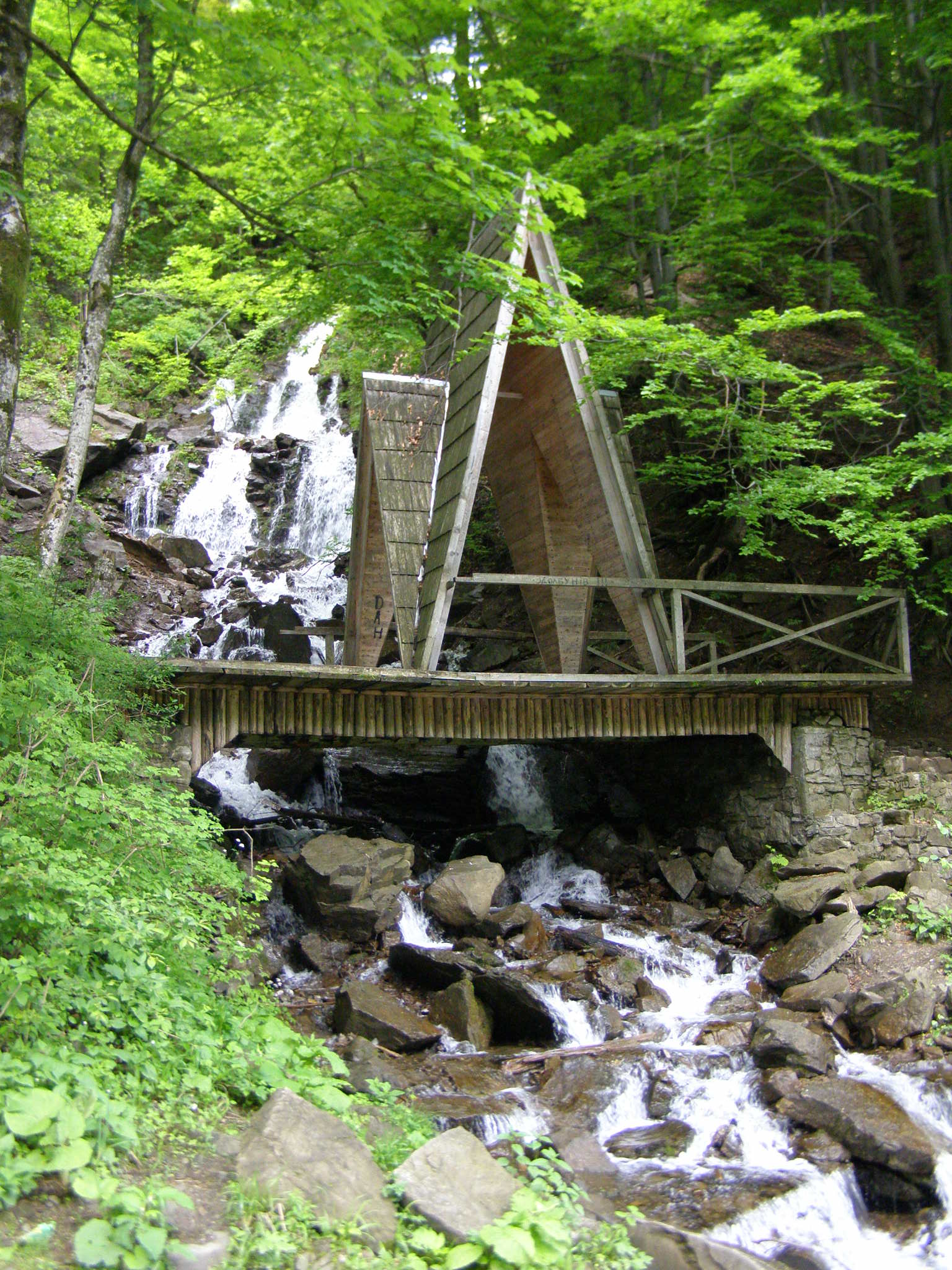 Trufanets - Toutes les cascades d'Ukraine: plus de 40 belles cascades d'Ukraine (photo) Водопад Труфанец - ТОП водопадов Украины