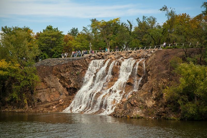 Seuil rugissant des cascades - Toutes les cascades d'Ukraine: plus de 40 belles cascades d'Ukraine (photo) Водопад Порог ревущий - ТОП водопадов Украины