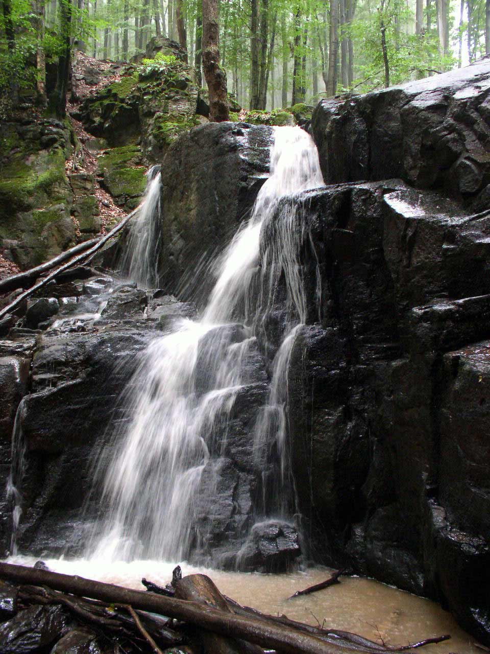 Dragobrat Falls - Toutes les cascades d'Ukraine: plus de 40 belles cascades d'Ukraine (photo) Водопад Драгобратский - ТОП водопадов Украины