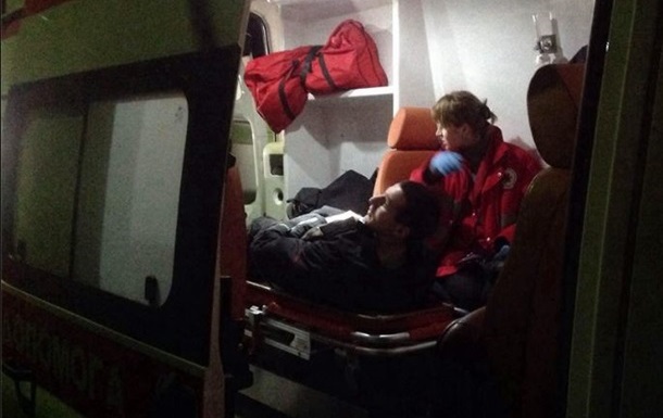 Médecins déclaré hospitalisés après des affrontements avec Berkut près de Kiev tribunal Sviatoshynsky Медики сообщают о госпитализированных после столкновений с Беркутом возле Киево-Святошинского суда