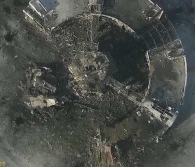 unités ukrainiennes ont quitté les ruines de la nouvelle aérogare de l'aéroport de Donetsk Украинские подразделения оставили руины нового терминала Донецкого аэропорта