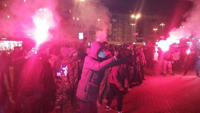 La deuxième journée d'affrontements lors d'un concert de Ani Lorak à Kiev. Reportage photo + VIDEO Второй день столкновений во время концерта Ани Лорак в Киеве. ФОТОрепортаж+ВИДЕО