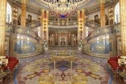 Il y avait magnifique palais photo Yura Yenakiyevo