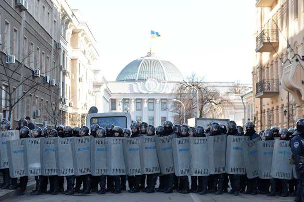 Alors que la guerre. Événements à Kiev Photo-chroniques 18 Février Как на войне. Фотохроники событий в Киеве 18 февраля