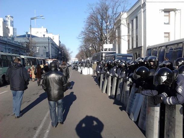 Alors que la guerre. Événements à Kiev Photo-chroniques 18 Février Как на войне. Фотохроники событий в Киеве 18 февраля