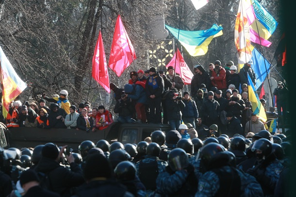 Alors que la guerre. Événements à Kiev Photo-chroniques 18 Février Как на войне. Фотохроники событий в Киеве 18 февраля