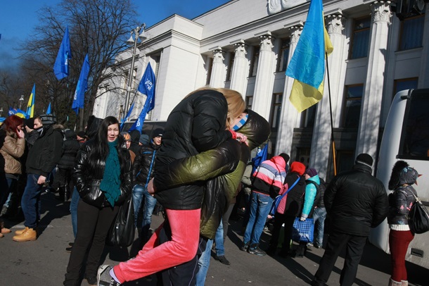 Alors que la guerre. Événements à Kiev Photo-chroniques 18 Février Как на войне. Фотохроники событий в Киеве 18 февраля