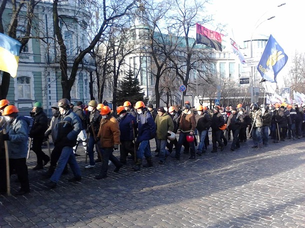 Alors que la guerre. Événements à Kiev Photo-chroniques 18 Février Как на войне. Фотохроники событий в Киеве 18 февраля