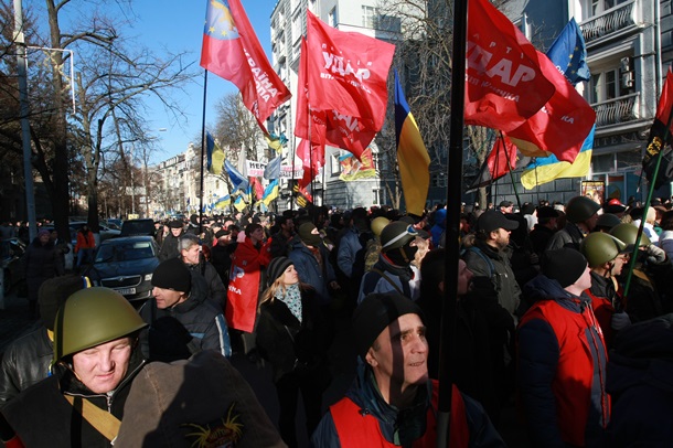 Alors que la guerre. Événements à Kiev Photo-chroniques 18 Février Как на войне. Фотохроники событий в Киеве 18 февраля