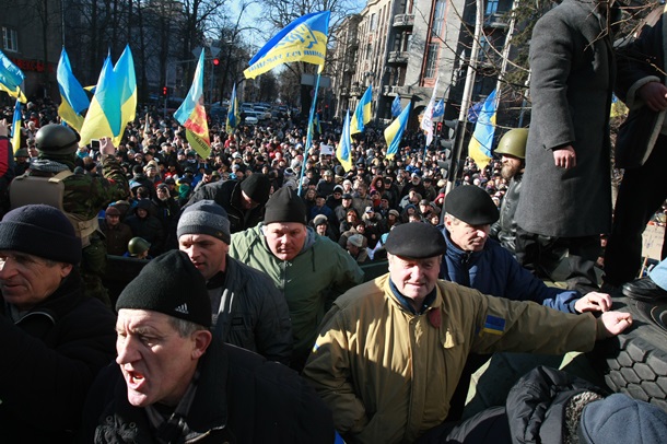 Alors que la guerre. Événements à Kiev Photo-chroniques 18 Février Как на войне. Фотохроники событий в Киеве 18 февраля