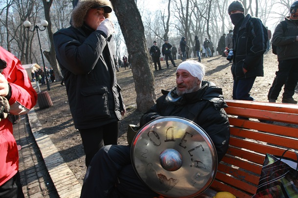 manifestants blessés et blessés Пострадавшие и раненные митингующие