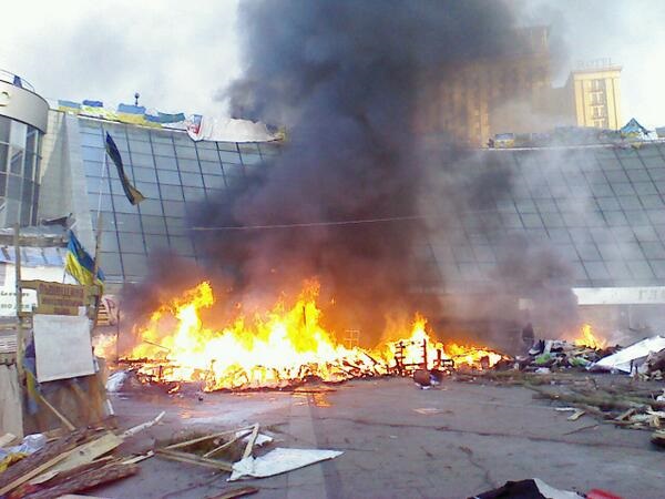 Accueil forces de sécurité attaque sur Maidan Начало наступления силовиков на Майдан