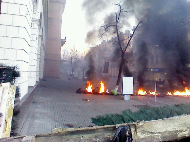 Accueil forces de sécurité attaque sur Maidan Начало наступления силовиков на Майдан