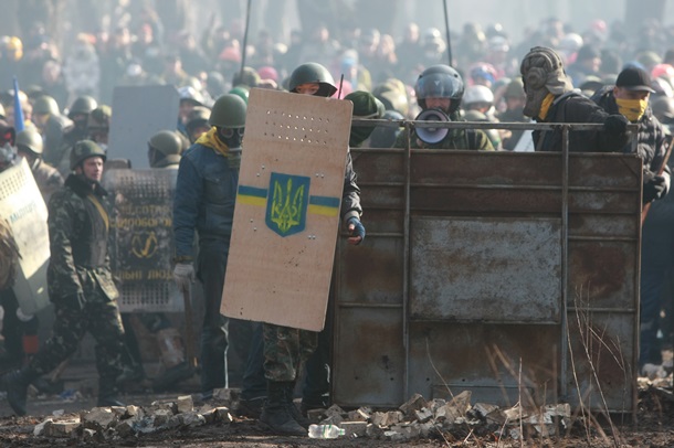 Confrontation dans le parc Mariinski Противостояние в Мариинском парке