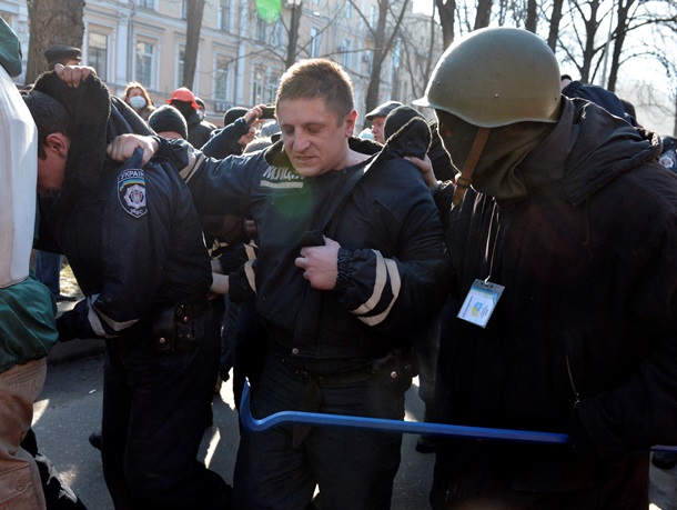 Capturé et MUP blessés Захваченные и раненные сотрудники МВД