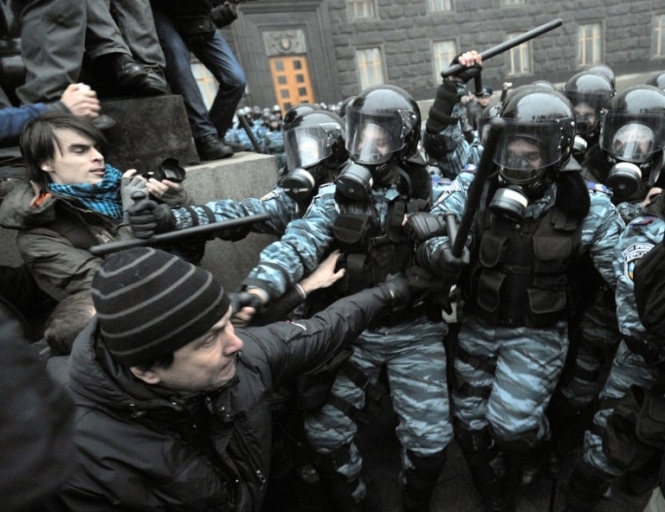 Луцкая милиция перешла на сторону народа. Протестующим выдали дубинки и шлемы, - Волынь.Пост