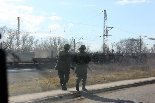 Russie à l'Ukraine a été entouré sur trois côtés. A la frontière de 100 mille soldats et 500 chars. MAP + PHOTOS Россия окружила Украину с трех сторон. У границы 100 тысяч военных и более 500 танков. КАРТА+ФОТО