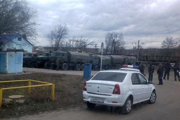 Russie à l'Ukraine a été entouré sur trois côtés. A la frontière de 100 mille soldats et 500 chars. MAP + PHOTOS Россия окружила Украину с трех сторон. У границы 100 тысяч военных и более 500 танков. КАРТА+ФОТО