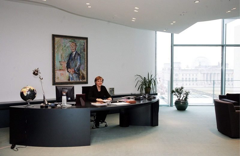 Comparer les emplois Merkel, Obama, Hollande, Poutine et Porochenko. PHOTO Сравните рабочие места Меркель, Обамы, Олланда, Путина и Порошенко. ФОТО