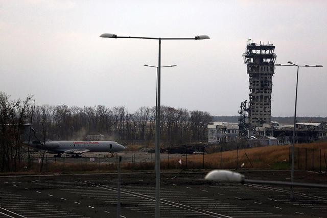 Frozen enfer à l'aéroport de Donetsk. histoire de l'image Замерзший ад в Донецком аэропорту. ФОТОрепортаж