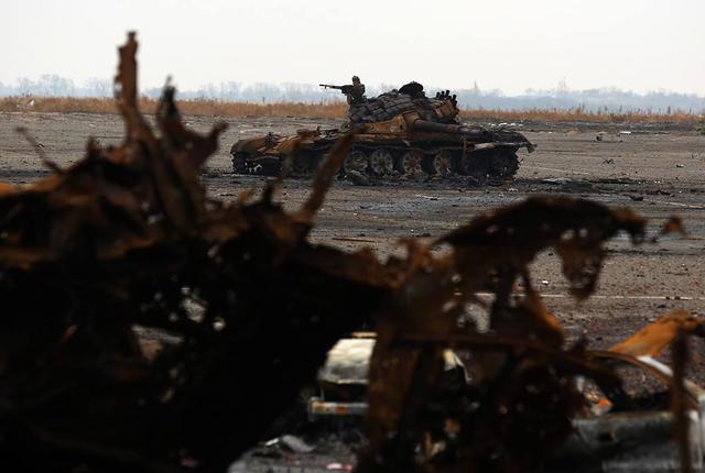 Frozen enfer à l'aéroport de Donetsk. histoire de l'image Замерзший ад в Донецком аэропорту. ФОТОрепортаж