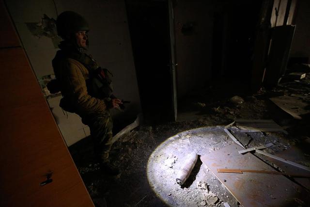 Frozen enfer à l'aéroport de Donetsk. histoire de l'image Замерзший ад в Донецком аэропорту. ФОТОрепортаж
