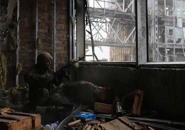 Frozen enfer à l'aéroport de Donetsk. histoire de l'image Замерзший ад в Донецком аэропорту. ФОТОрепортаж